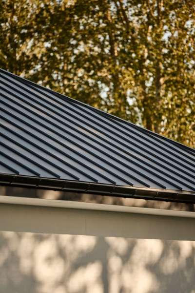 Stilvolles Anwesen in der Nähe von Hillerød wird mit Stahlprofilen auf dem Dach verstärkt, Hanebjergvej 3, 3400 Hillerød, Dänemark